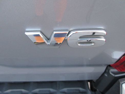 Used 2020 Toyota Tacoma SR AWD/4WD image 11