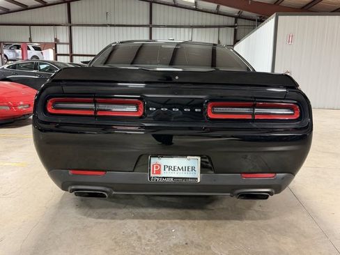 Used 2019 Dodge Challenger R/T image 7