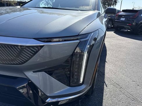 New 2026 Cadillac Optiq Luxury 2 image 9