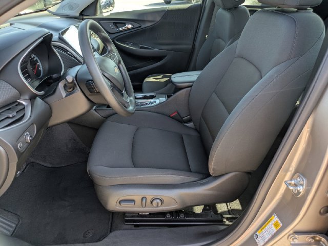 Used 2025 Chevrolet Malibu LT FWD image 13