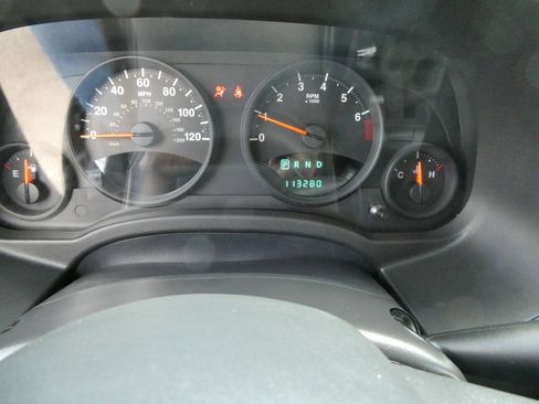 Used 2013 Jeep Compass Latitude w/ Sun/Sound Group AWD/4WD image 11