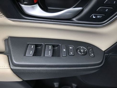 Used 2022 Honda CR-V Touring image 16