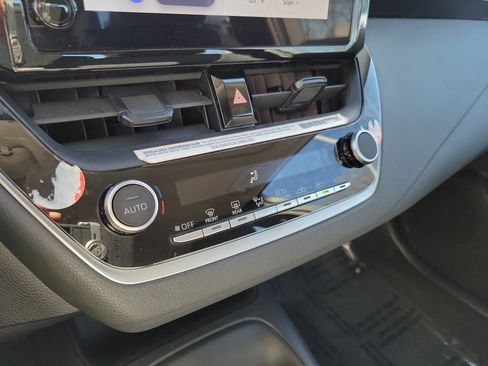 Certified 2024 Toyota Corolla LE image 28