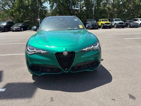 Used 2025 Alfa Romeo Stelvio Sprint AWD/4WD image 2