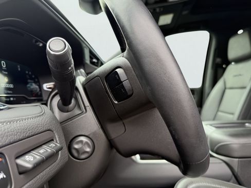 Used 2024 GMC Yukon XL Denali w/ Advanced Technology Package image 36