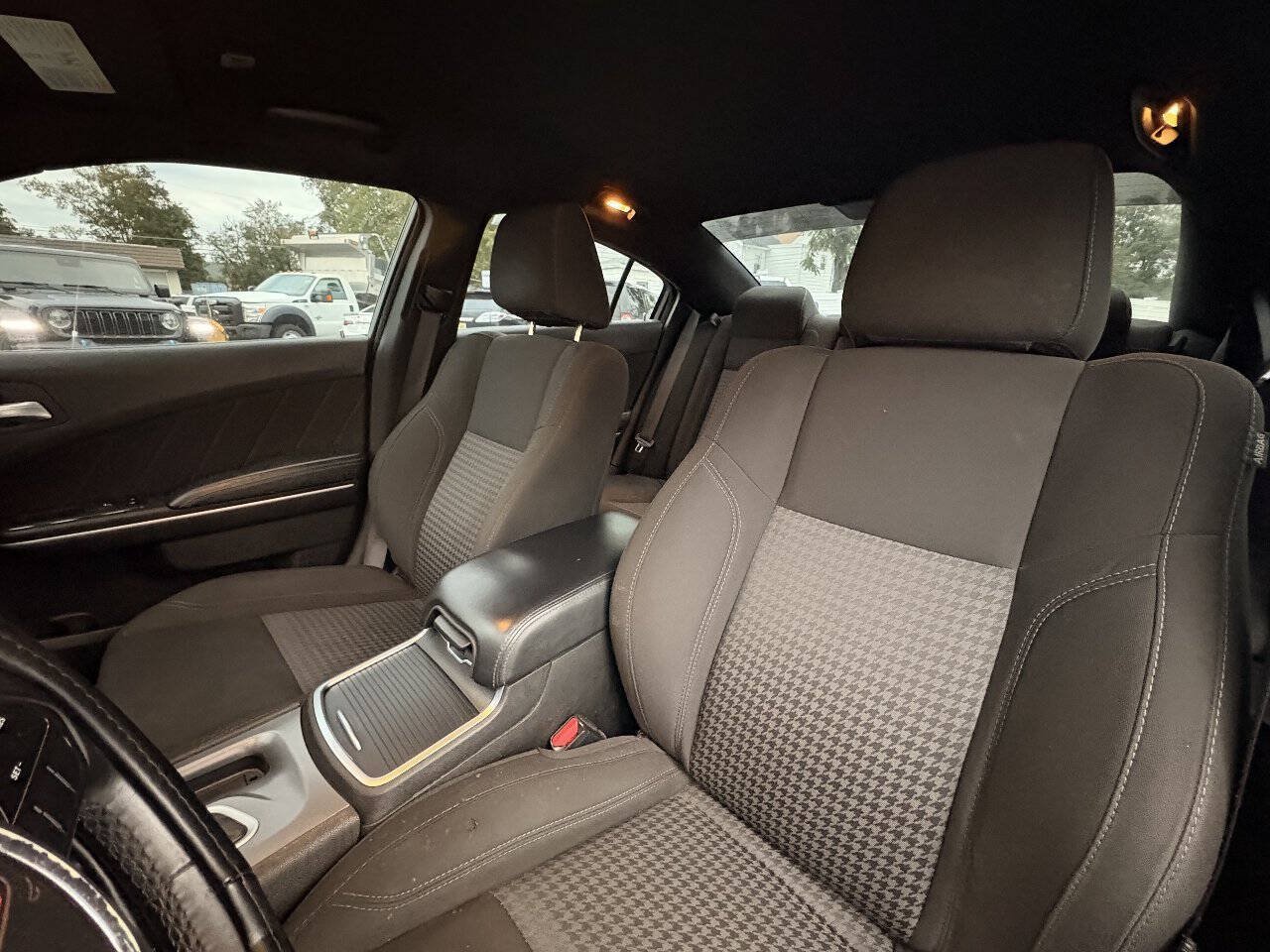 Used 2023 Dodge Charger SXT RWD image 13