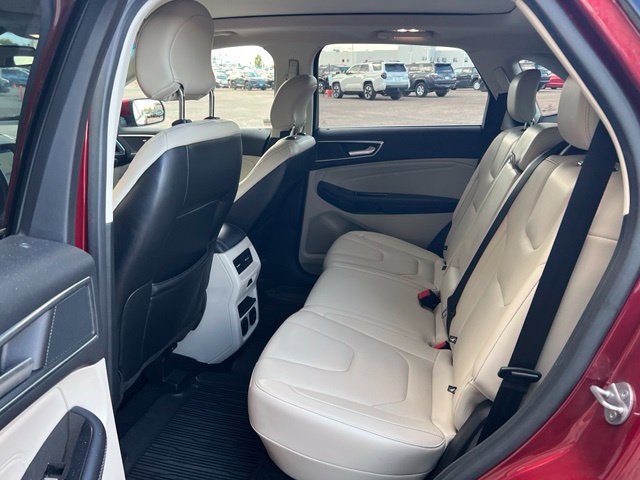 Used 2018 Ford Edge Titanium w/ Equipment Group 301A AWD/4WD image 30