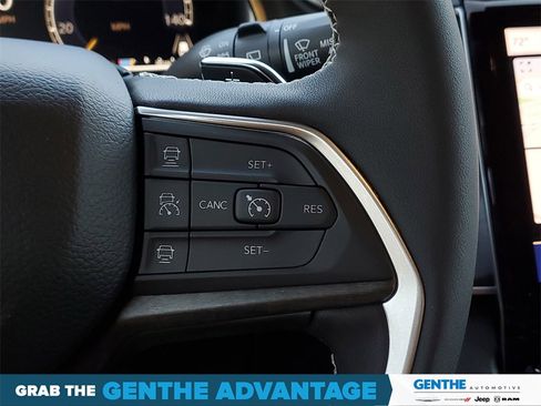 Certified 2024 Jeep Grand Cherokee Limited image 17