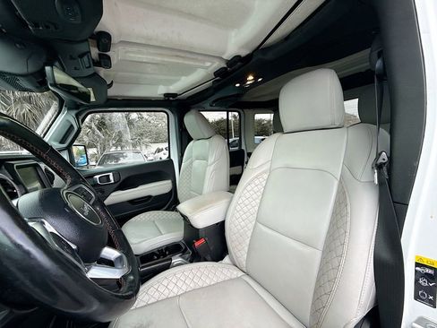 Used 2021 Jeep Wrangler Unlimited Sahara image 23
