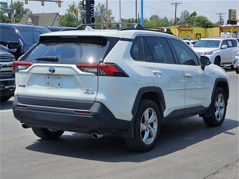 Used 2021 Toyota RAV4 XLE Premium AWD/4WD image 3
