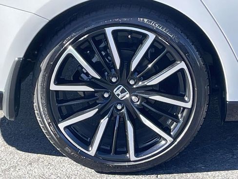 Used 2024 Honda Accord Touring image 12