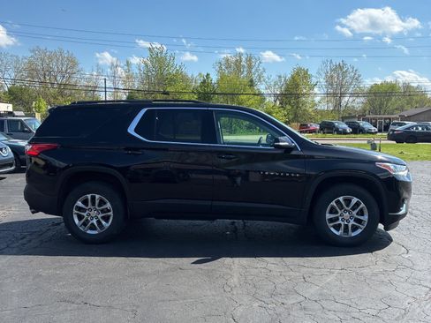 Used 2021 Chevrolet Traverse LT FWD image 3