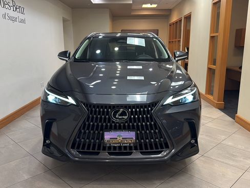 Used 2024 Lexus NX 250 FWD w/ Towing Package (2000 Lbs) image 3
