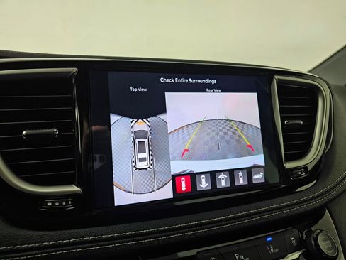 New 2026 Chrysler Pacifica Select image 29