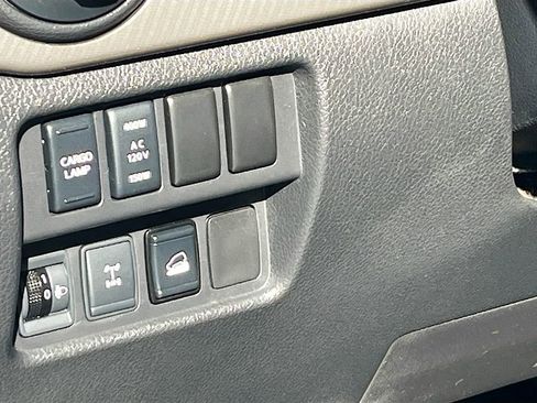 Used 2021 Nissan Titan PRO-4X w/ Pro-4x Convenience Package image 10