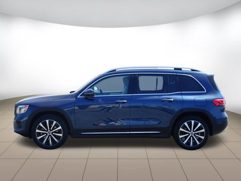 Used 2023 Mercedes-Benz GLB 250 AWD 250 4MATIC image 4
