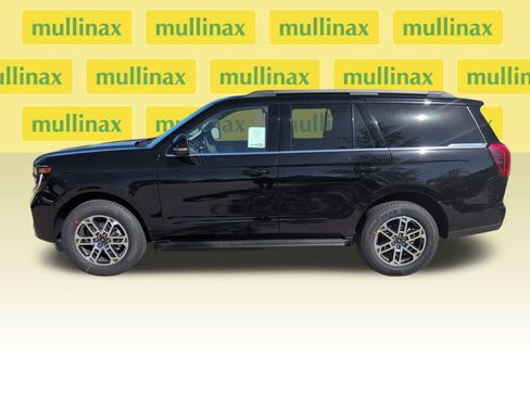 New 2026 Ford Expedition Active RWD image 11