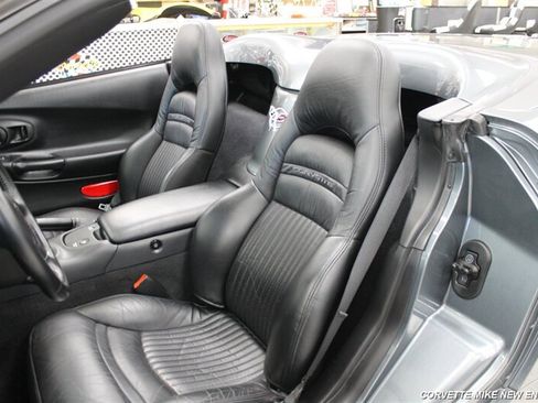 Used 2003 Chevrolet Corvette Coupe w/ Preferred Equipment Group1 RWD image 29