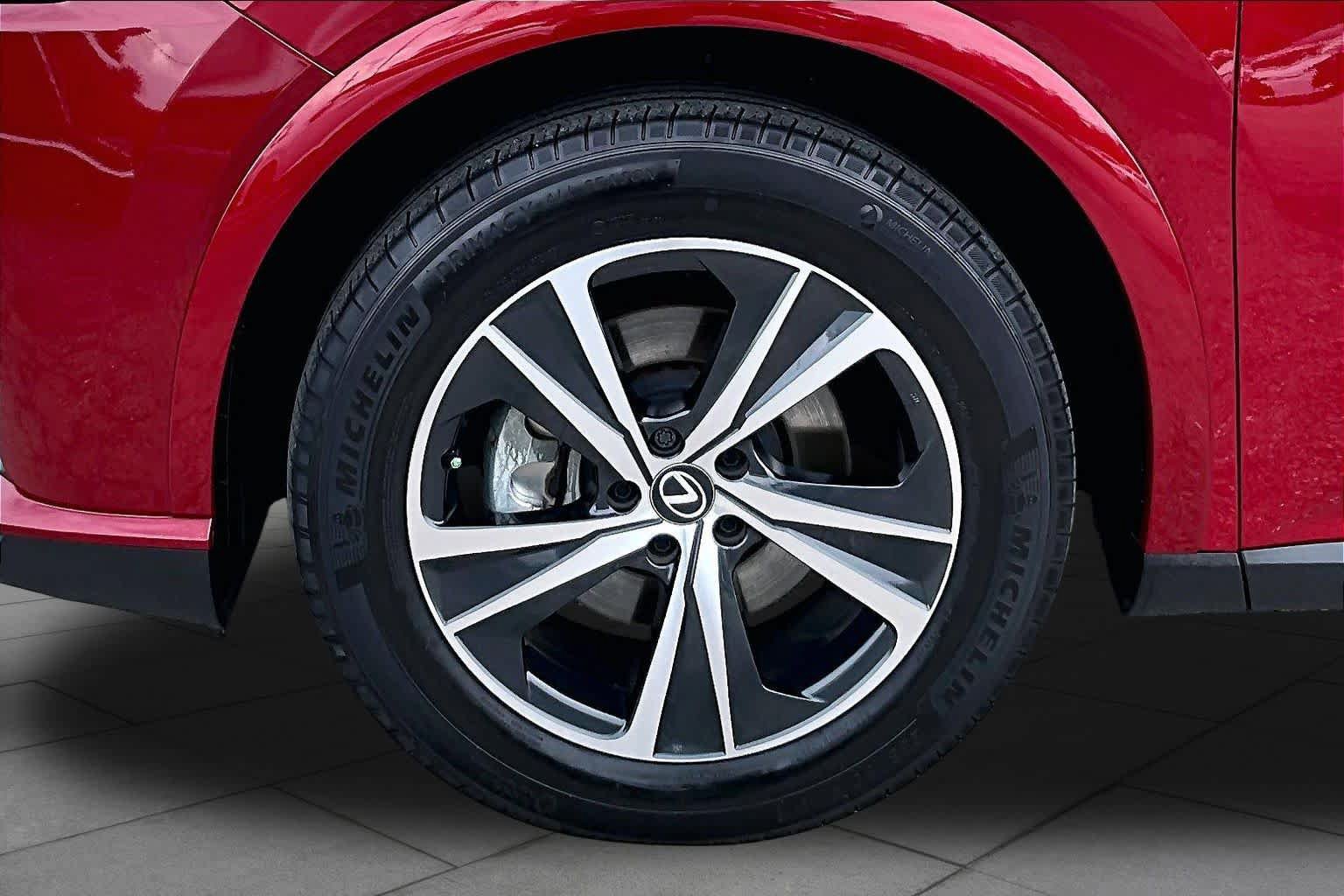 Used 2024 Lexus RX 350 FWD w/ Technology Package image 11