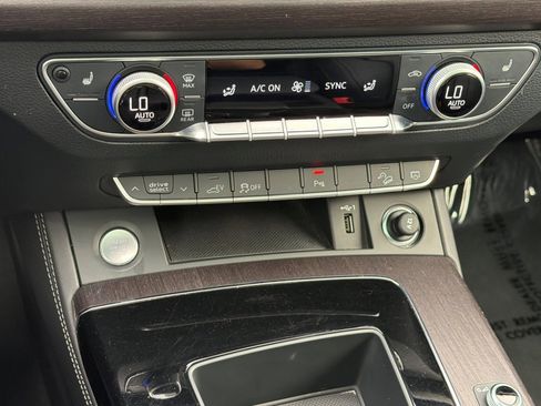 Used 2023 Audi Q5 e Premium Plus w/ Premium Plus Package image 19