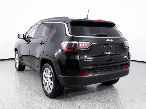 Used 2024 Jeep Compass Latitude w/ Sun and Sound Group AWD/4WD image 7