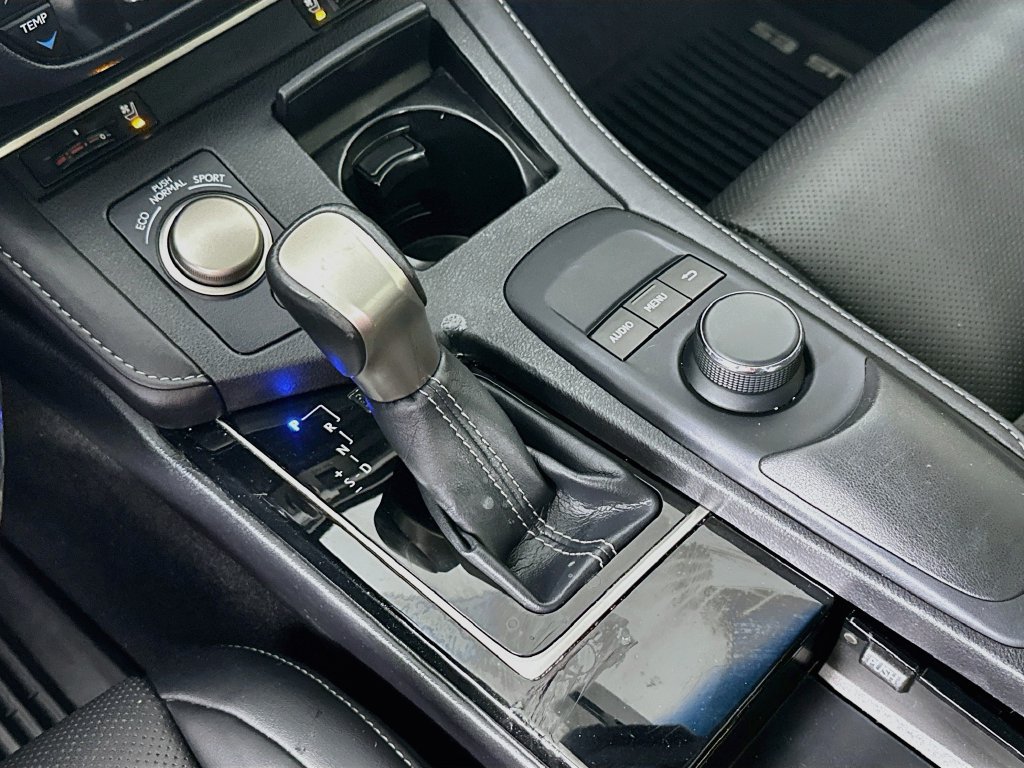 Used 2016 Lexus ES 350 w/ Premium Package w/Wood Trim FWD image 17