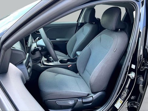 Used 2025 Kia K4 FWD image 8