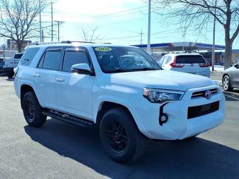 Used 2021 Toyota 4Runner SR5 Premium w/ Moonroof Package image 3