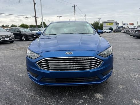 Used 2017 Ford Fusion SE FWD image 10