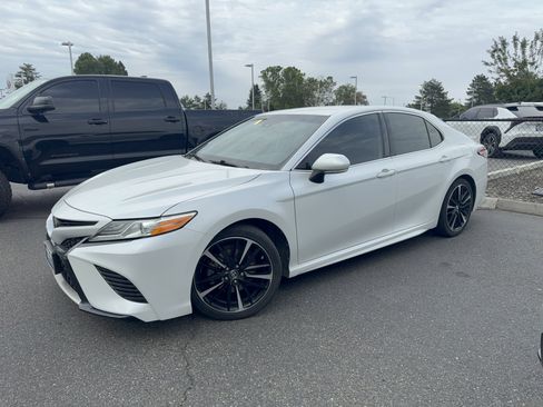 Used 2020 Toyota Camry XSE w/ Navigation Package FWD image 33