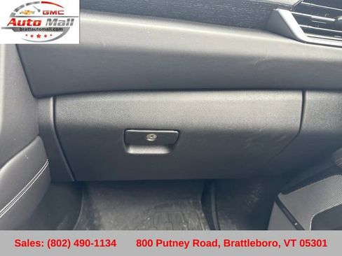 Used 2025 GMC Yukon AT4 Ultimate AWD/4WD image 19