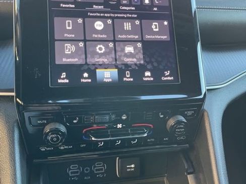 Used 2024 Jeep Grand Cherokee L Laredo image 41