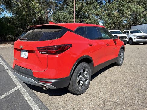 Used 2025 Chevrolet Blazer LT AWD/4WD image 5