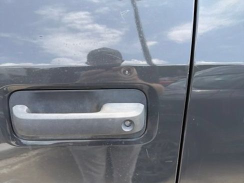 Used 2017 Ford F150 XL w/ Equipment Group 101A Mid AWD/4WD image 4