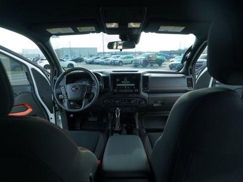 Used 2024 Nissan Frontier PRO-4X w/ Technology Package image 23