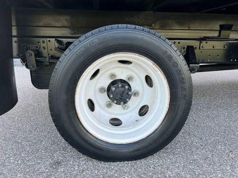 Used 2019 Isuzu NPR RWD image 21