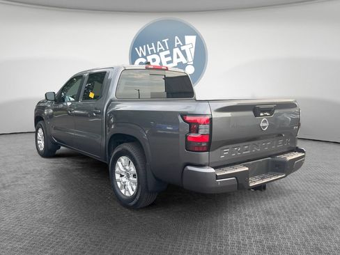 Used 2024 Nissan Frontier SV w/ SV Convenience Package RWD image 6