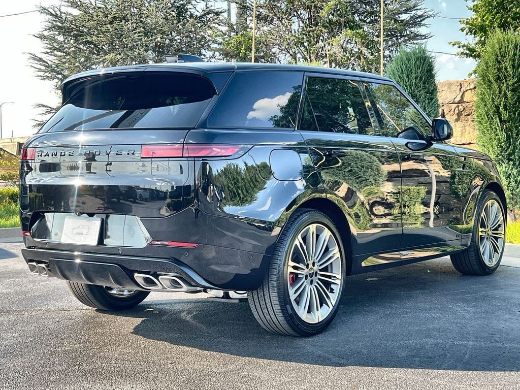 New 2026 Land Rover Range Rover Sport Dynamic SE AWD/4WD image 5