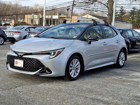 Certified 2023 Toyota Corolla SE image 3