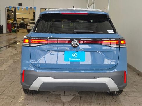 New 2026 Volkswagen Tiguan SE FWD image 5