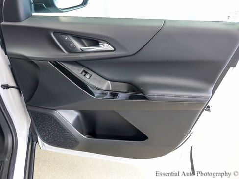 Used 2026 Chevrolet Equinox LT w/ LPO, Floor Liner Package FWD image 23
