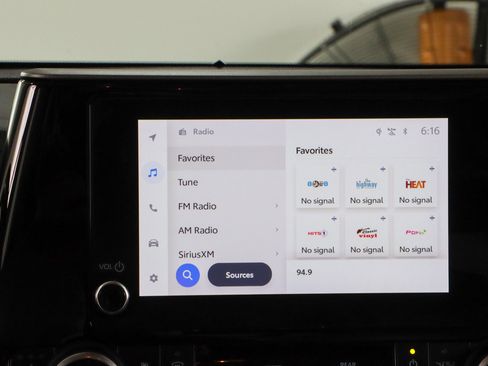 Used 2023 Toyota Highlander XLE image 19