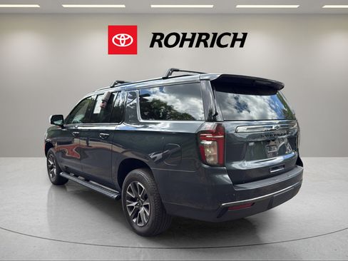 Used 2022 Chevrolet Suburban Z71 w/ Luxury Package AWD/4WD image 8