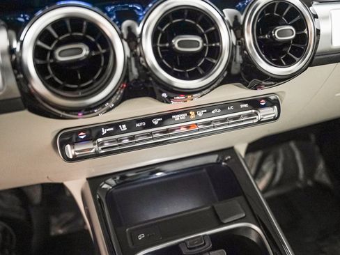 Certified 2023 Mercedes-Benz GLB 250 image 23