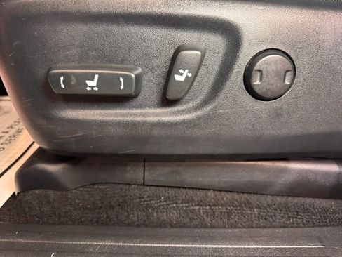 Used 2016 Toyota 4Runner SR5 image 11