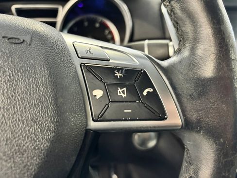 Used 2014 Mercedes-Benz GL 450 4MATIC image 35