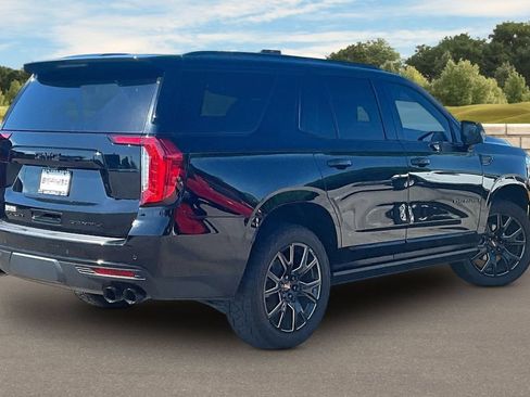 Used 2021 GMC Yukon Denali w/ Denali Premium Package AWD/4WD image 12