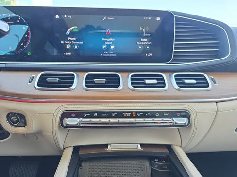 Used 2021 Mercedes-Benz GLE 350 4MATIC image 18