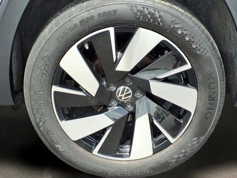 Certified 2024 Volkswagen Atlas Cross Sport SE AWD/4WD image 12