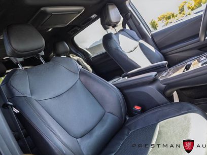 Used 2025 Toyota Sienna Platinum
